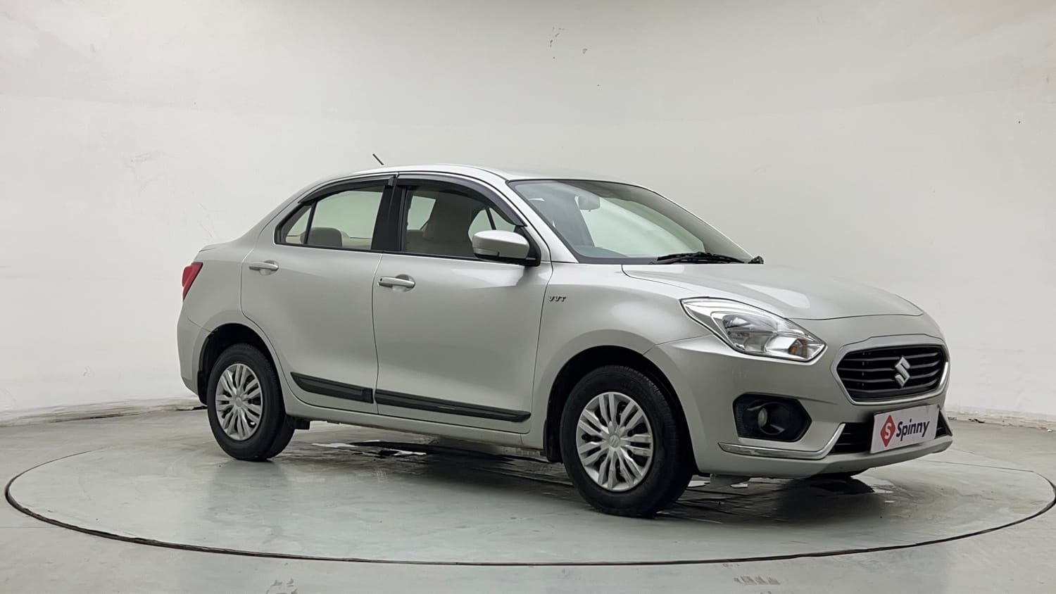 Used 2019 Maruti Suzuki Dzire VXi Petrol Manual exterior RIGHT FRONT CORNER VIEW