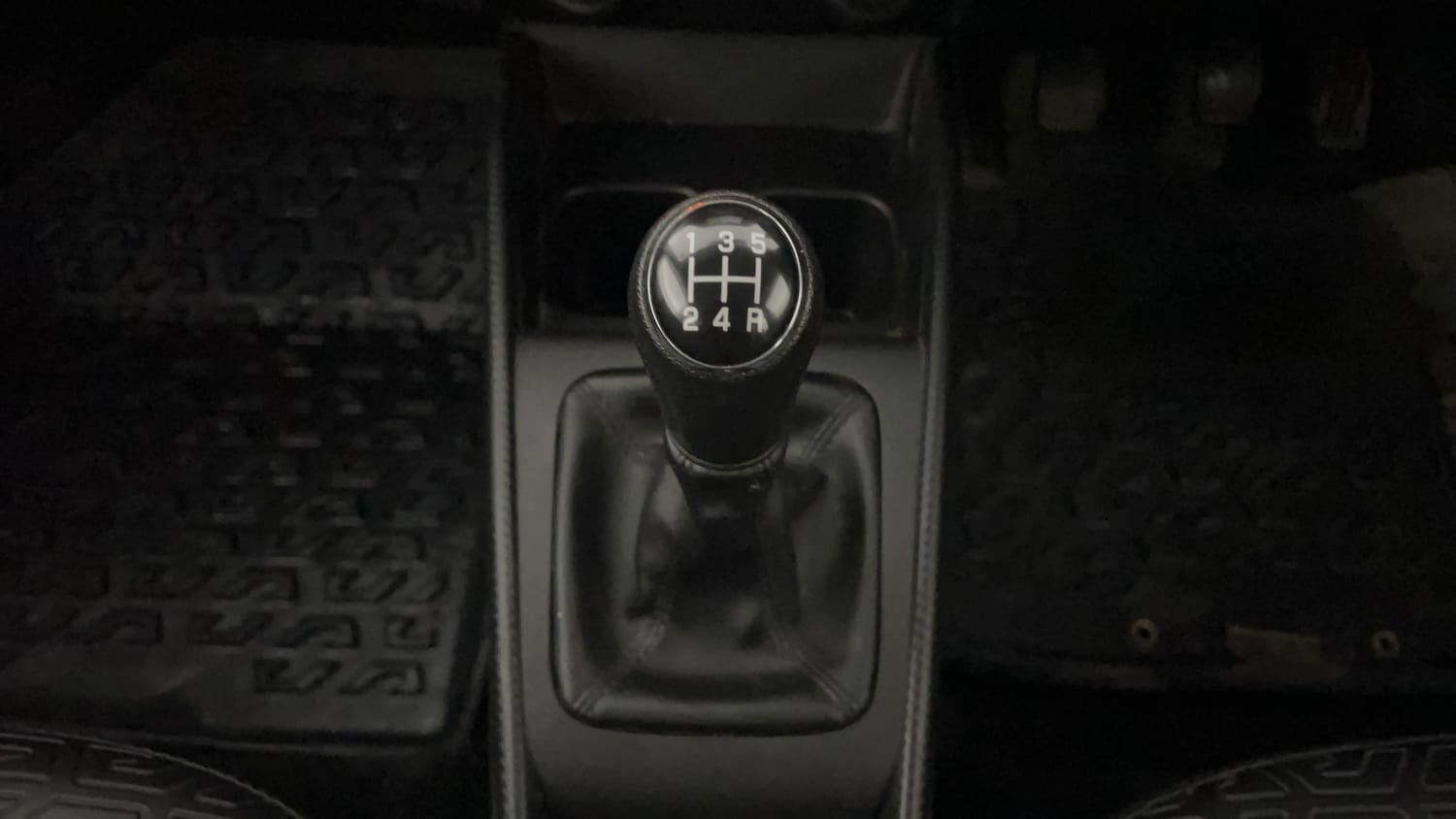 Used 2023 Maruti Suzuki Baleno Delta MT Petrol Manual interior GEAR  KNOB VIEW