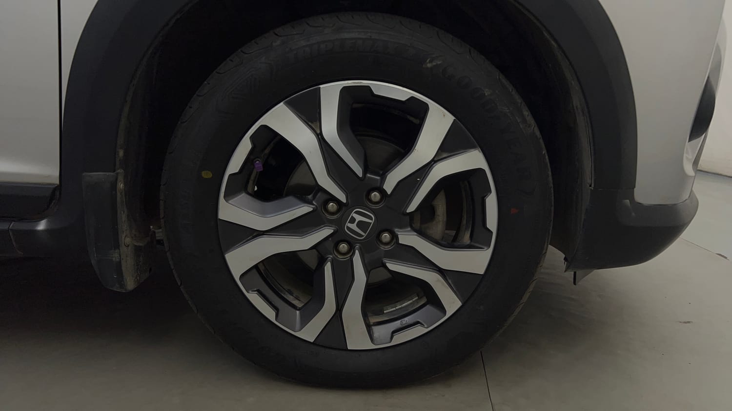 Used 2019 Honda WR-V VX MT Petrol Petrol Manual tyres RIGHT FRONT TYRE RIM VIEW
