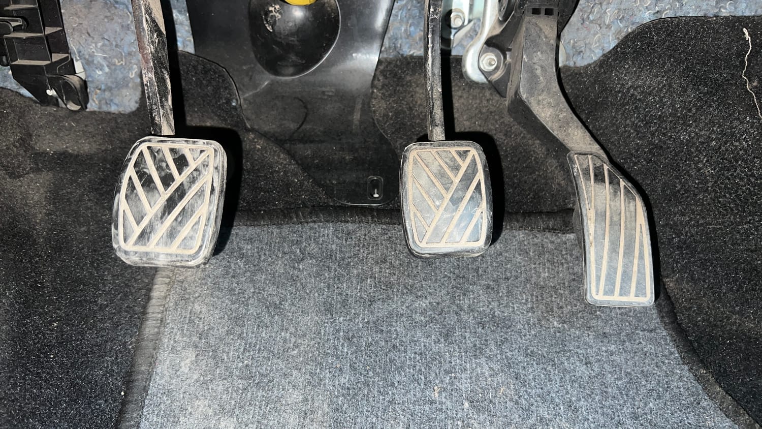 Used 2015 Maruti Suzuki Swift Lxi (O) Petrol Manual interior PEDALS VIEW