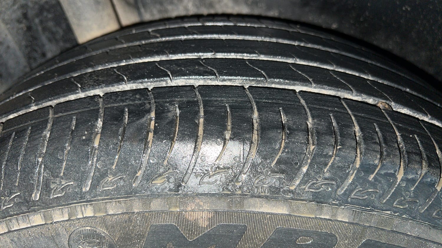 Used 2023 Maruti Suzuki Brezza VXi Petrol Manual tyres RIGHT REAR TYRE TREAD VIEW