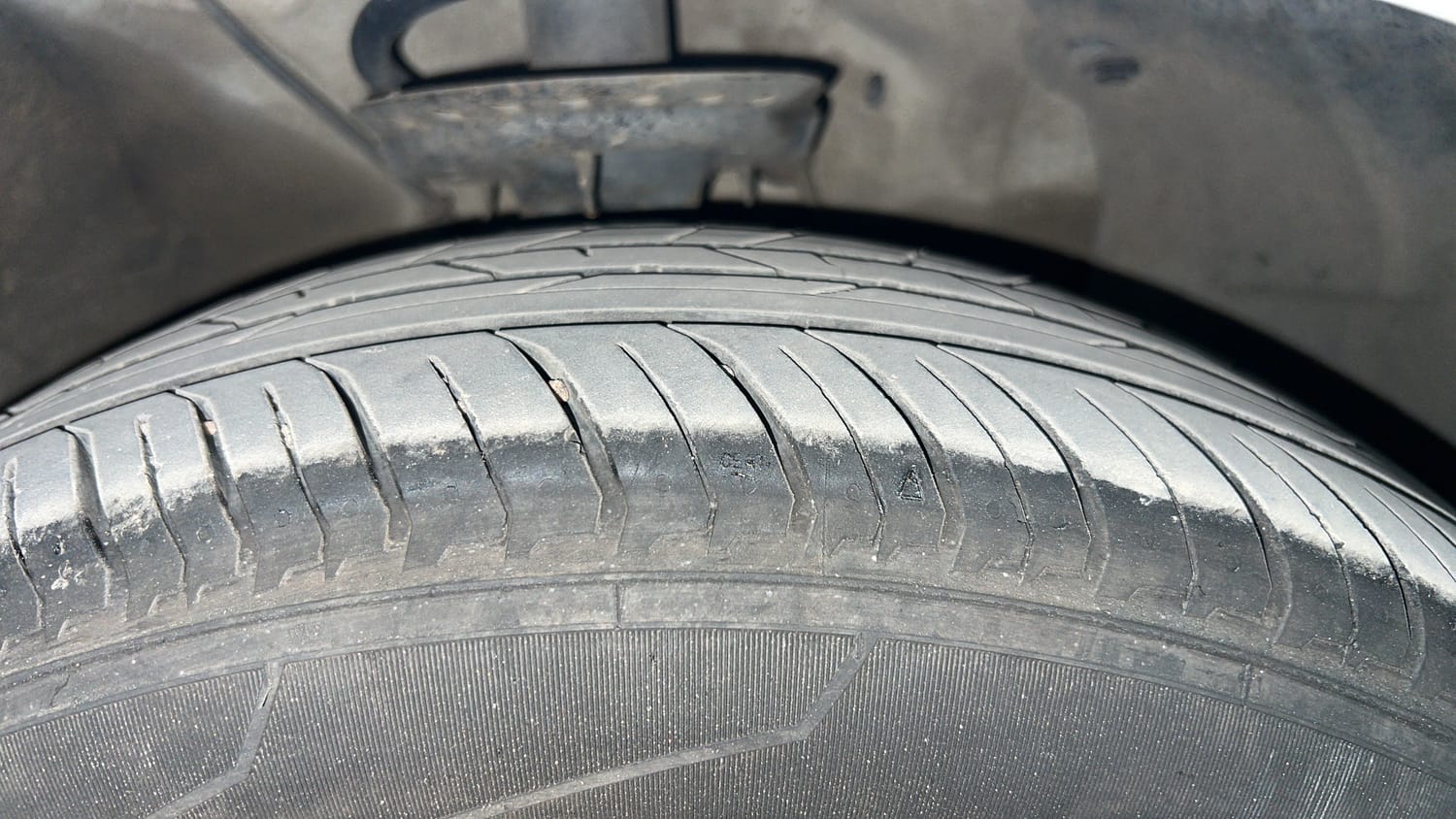 Used 2017 Hyundai Elite i20 Asta 1.2 Petrol Manual tyres RIGHT FRONT TYRE TREAD VIEW
