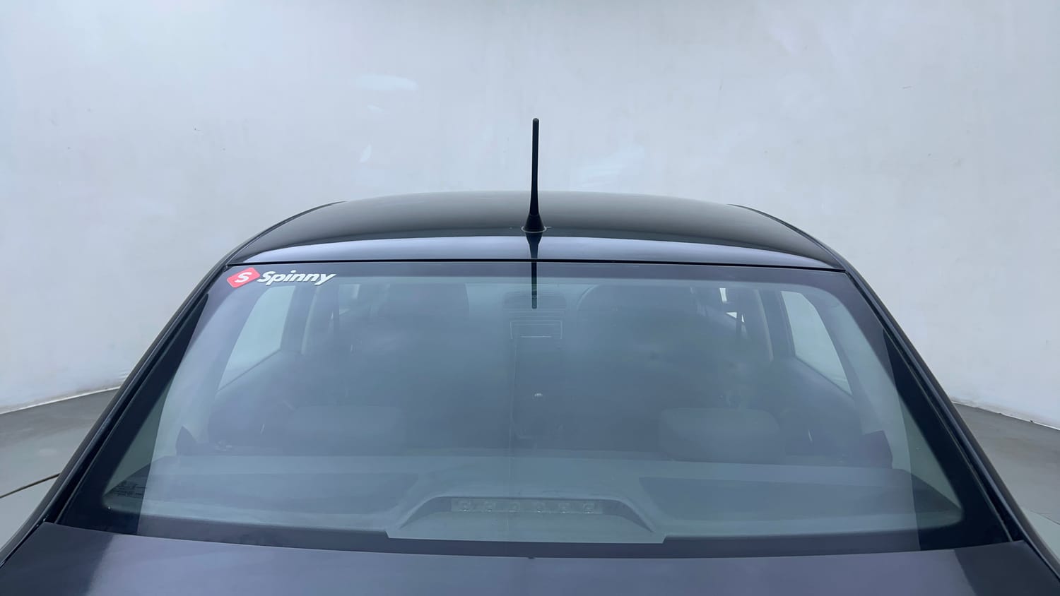 Used 2019 Volkswagen Ameo Comfortline 1.0L (P) Petrol Manual exterior BACK WINDSHIELD VIEW