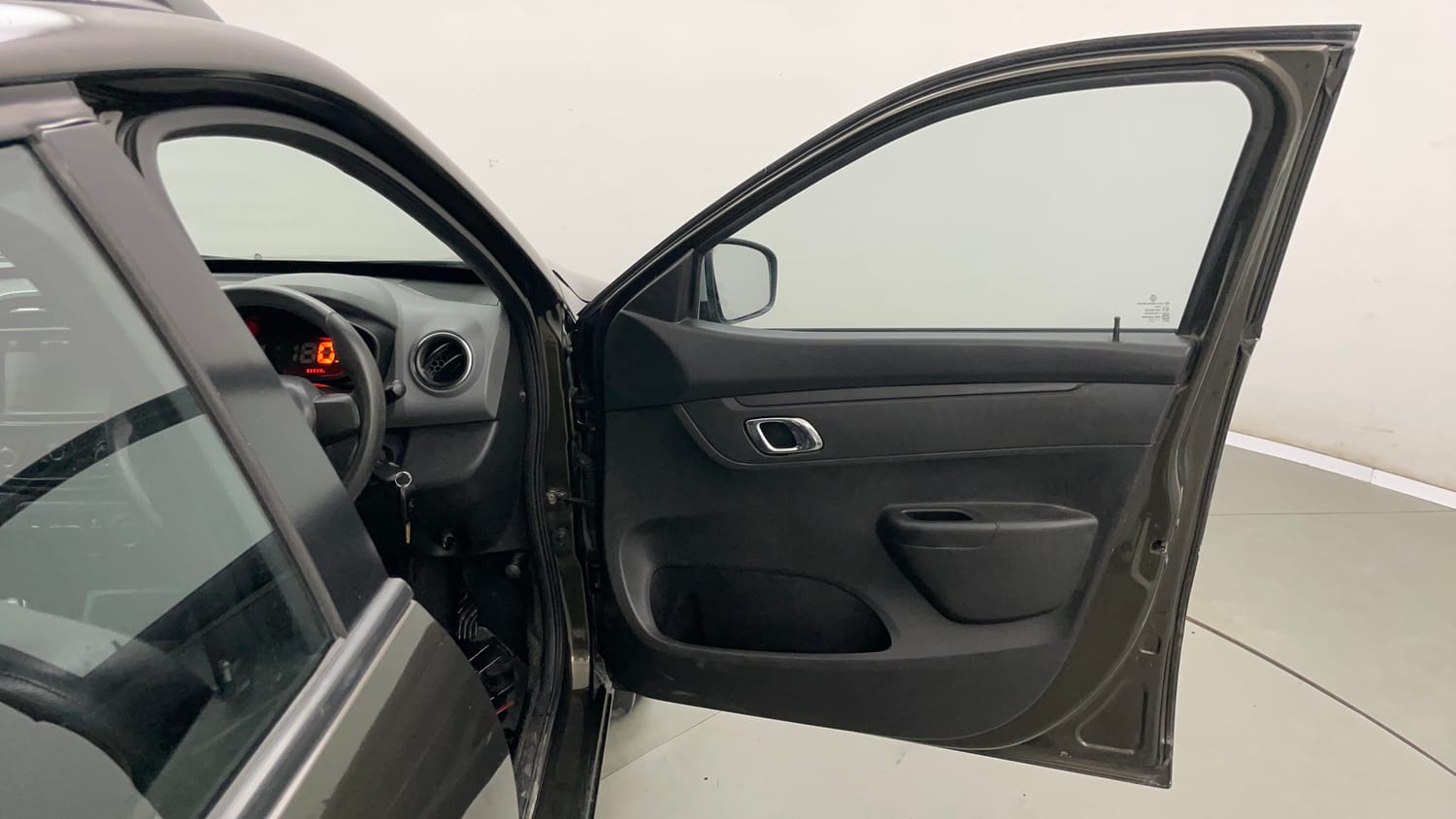 Used 2019 Renault Kwid RXT (O) 1.0 SCE Edition Petrol Manual interior RIGHT FRONT DOOR OPEN VIEW