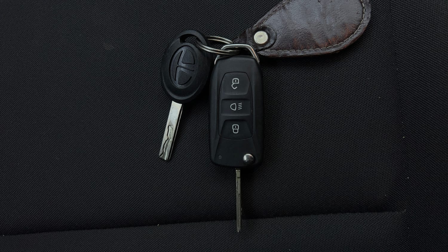Used 2025 Tata Punch Pure (o) Petrol Manual extra CAR KEY VIEW