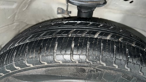 Used 2013 Maruti Suzuki Wagon R VXI Petrol Manual tyres RIGHT FRONT TYRE TREAD VIEW