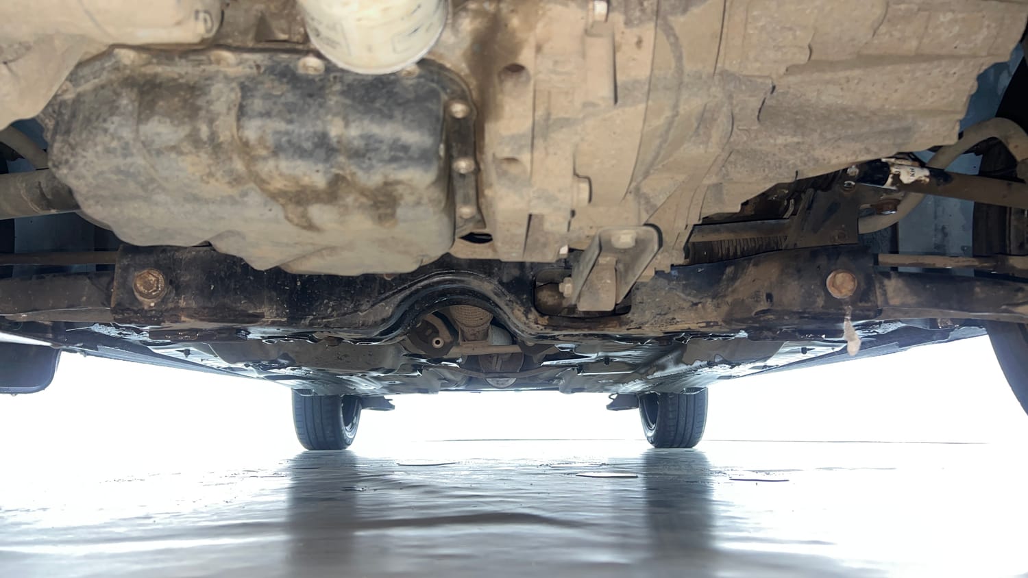 Used 2019 Volkswagen Ameo Comfortline 1.0L (P) Petrol Manual extra FRONT LEFT UNDERBODY VIEW