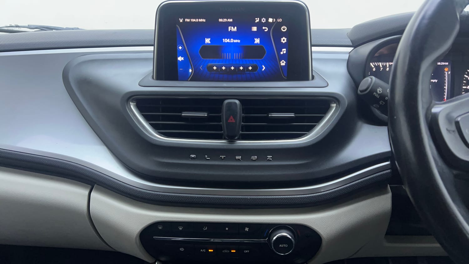 Used 2021 Tata Altroz XZ Plus Petrol Petrol Manual interior MUSIC SYSTEM & AC CONTROL VIEW