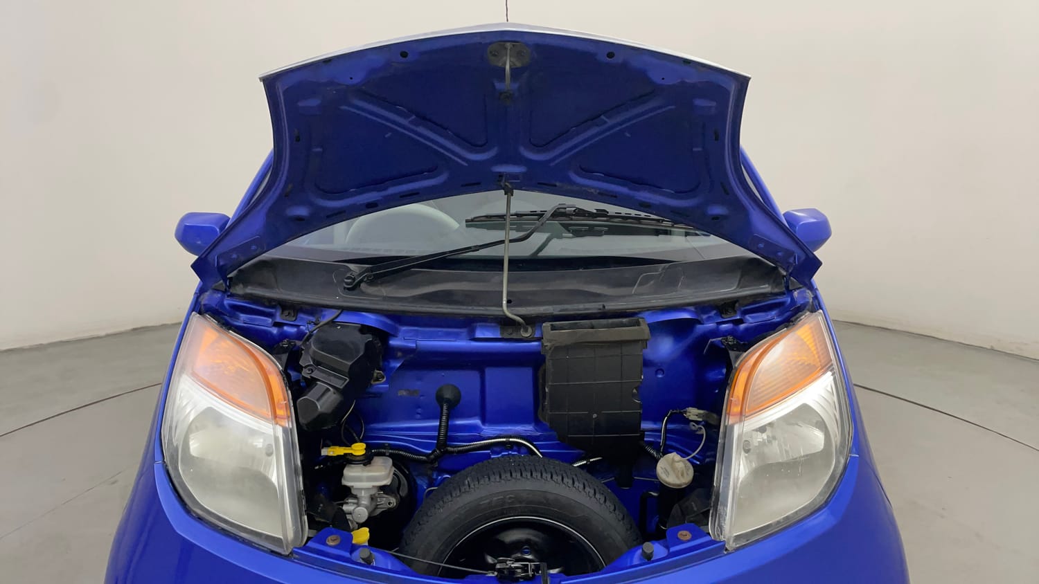 Used 2014 Tata Nano LX Petrol Manual engine ENGINE & BONNET OPEN FRONT VIEW