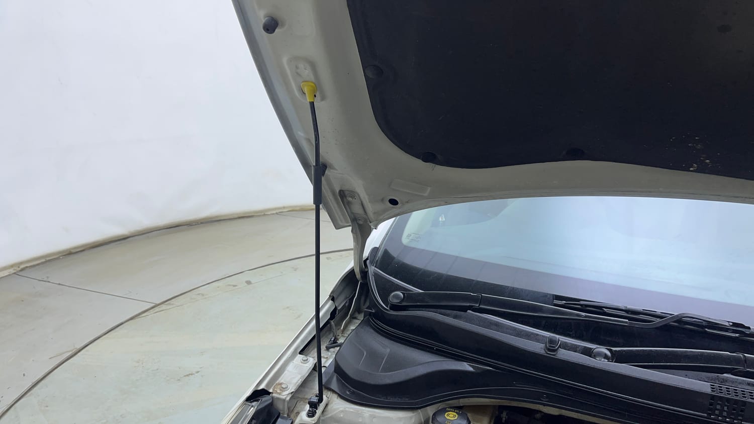 Used 2019 Hyundai Verna EX 1.4 VTVT Petrol Manual engine ENGINE RIGHT SIDE HINGE & APRON VIEW