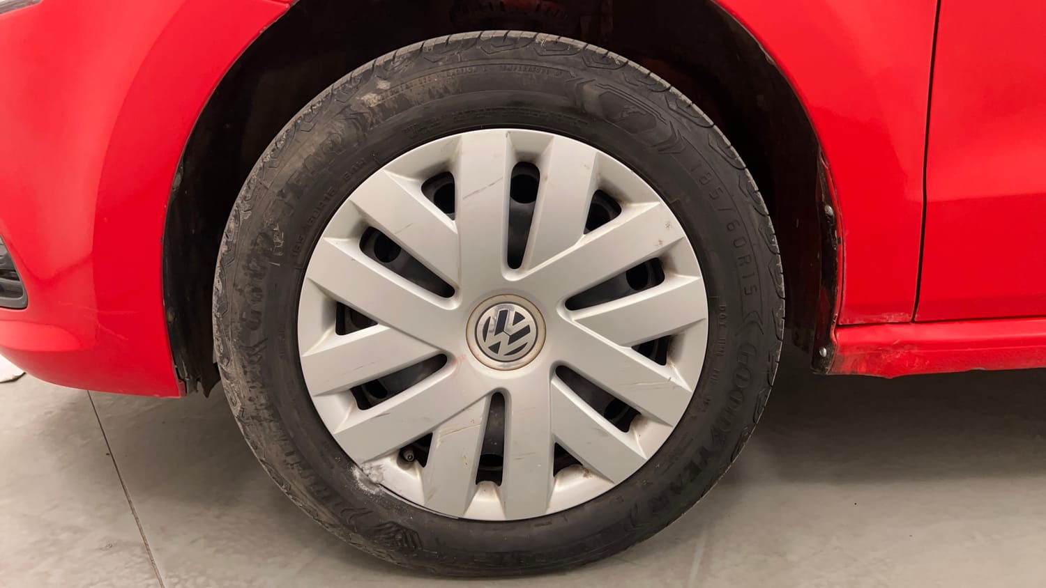 Used 2016 Volkswagen Polo Comfortline 1.2L (P) Petrol Manual tyres LEFT FRONT TYRE RIM VIEW