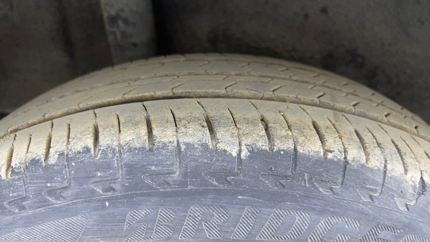 Used 2018 Maruti Suzuki Ignis Delta 1.2 MT Petrol Manual tyres RIGHT REAR TYRE TREAD VIEW