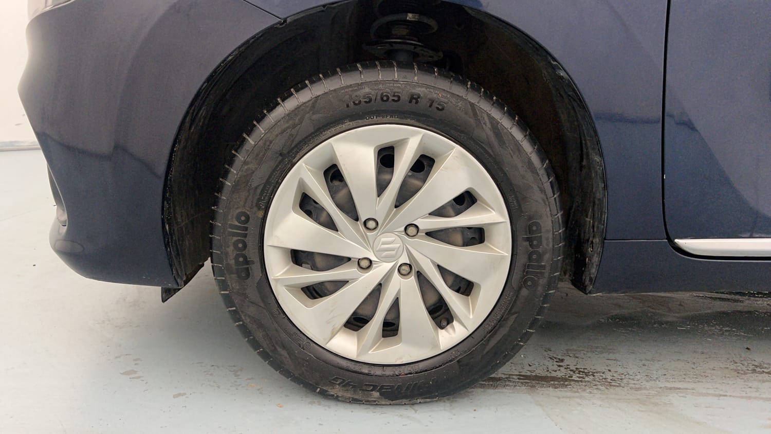 Used 2023 Maruti Suzuki Baleno Delta MT Petrol Manual tyres LEFT FRONT TYRE RIM VIEW