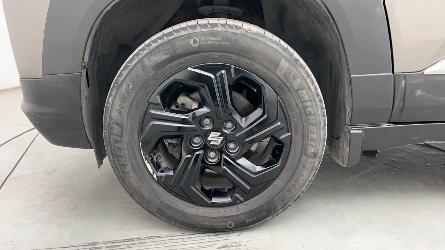 Used 2023 Maruti Suzuki Brezza ZXi Petrol Manual tyres LEFT FRONT TYRE RIM VIEW