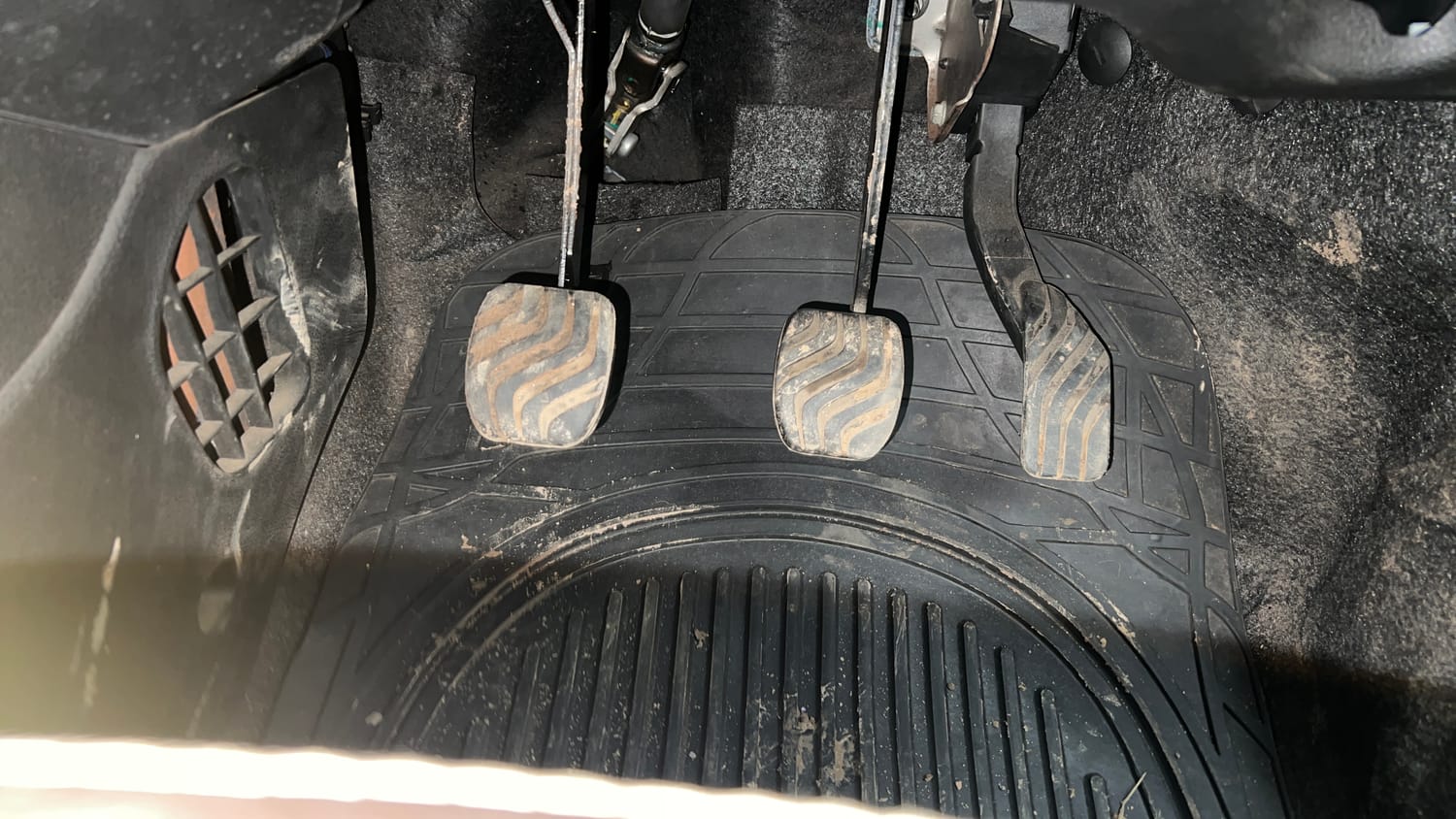 Used 2017 Renault Kwid 1.0 RXL Petrol Manual interior PEDALS VIEW
