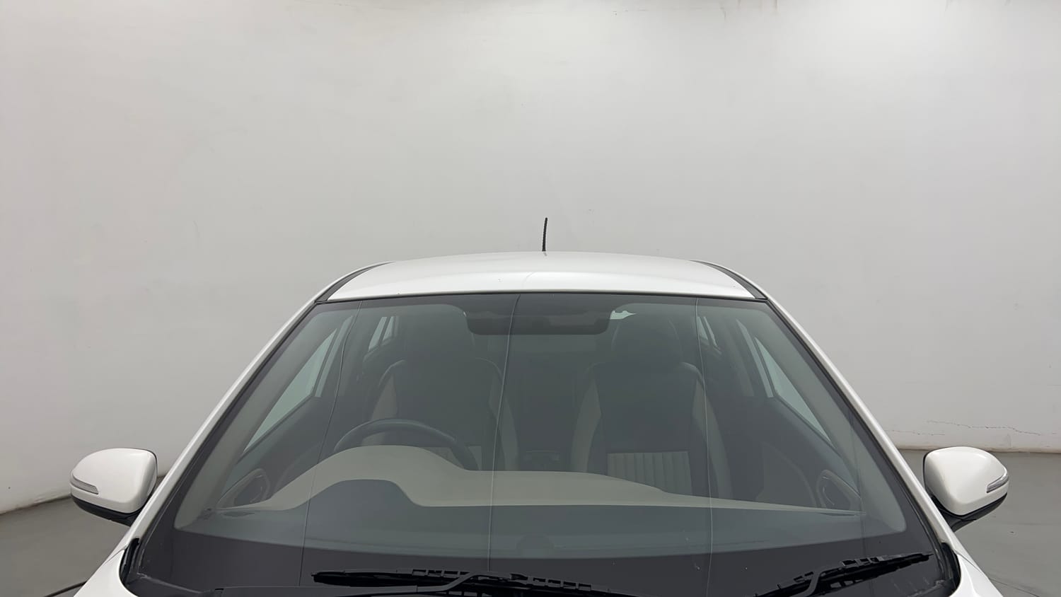 Used 2017 Hyundai Elite i20 Asta 1.2 Petrol Manual exterior FRONT WINDSHIELD VIEW