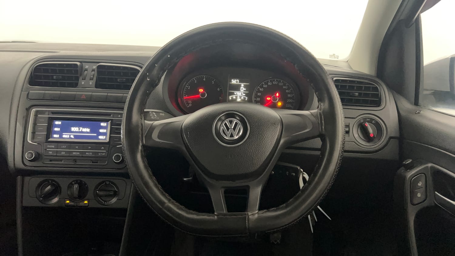 Used 2019 Volkswagen Ameo Comfortline 1.0L (P) Petrol Manual interior STEERING VIEW