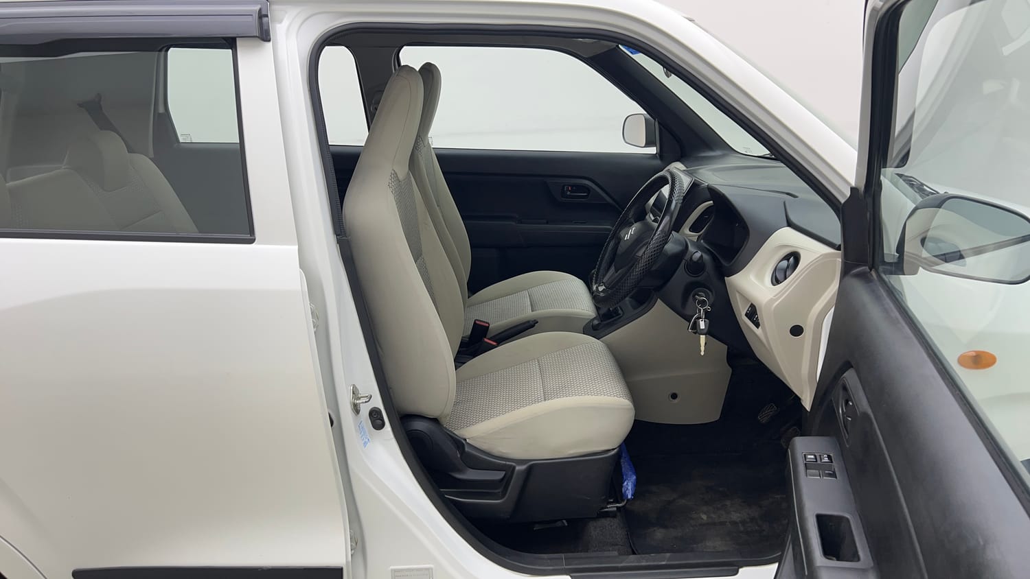 Used 2023 Maruti Suzuki Wagon R LXI 1.0 Petrol Manual interior RIGHT SIDE FRONT DOOR CABIN VIEW
