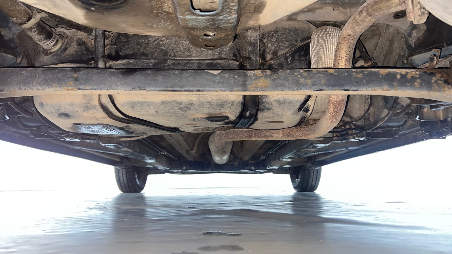 Used 2012 Maruti Suzuki Swift VXi Petrol Manual extra REAR UNDERBODY VIEW (TAKEN FROM REAR)