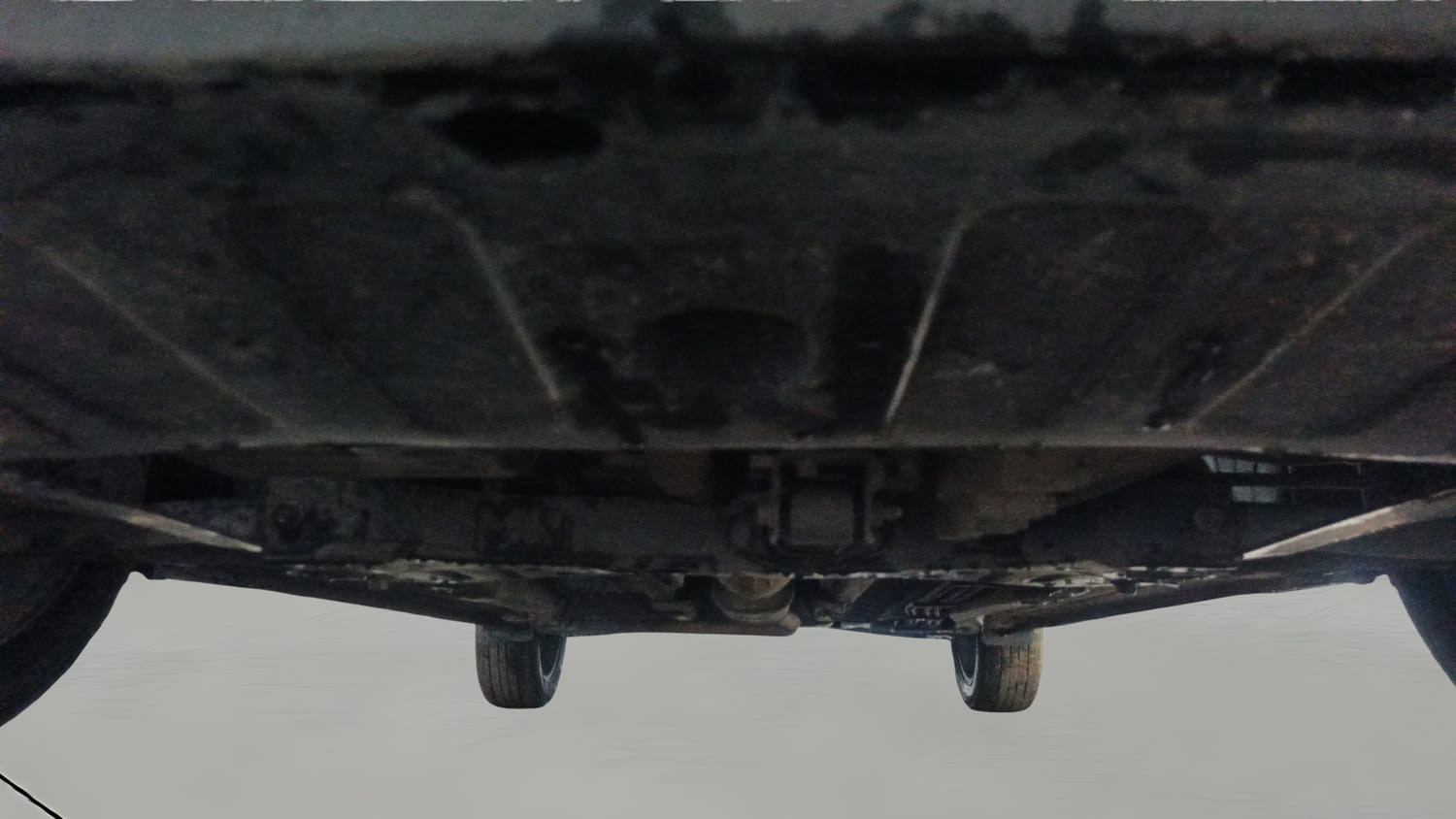 Used 2021 Hyundai i20 Asta 1.0 Turbo DCT Petrol Automatic extra FRONT LEFT UNDERBODY VIEW