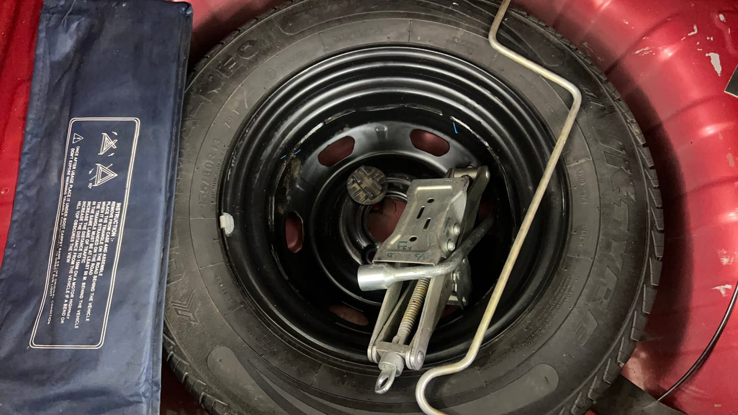 Used 2016 Renault Kwid RXT Petrol Manual tyres SPARE TYRE VIEW