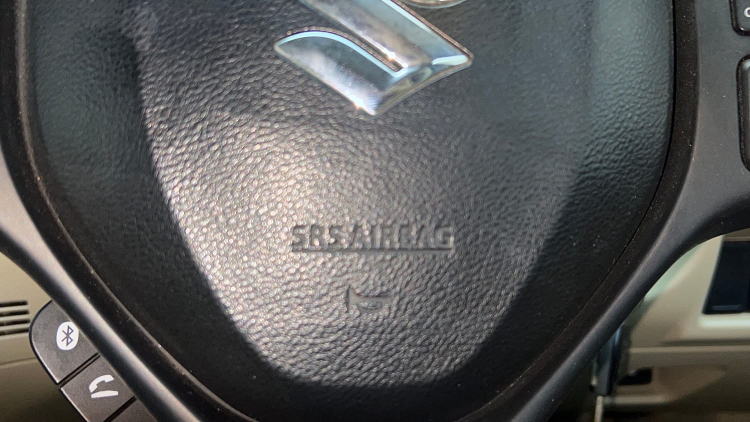 Used 2018 Maruti Suzuki Ciaz Delta Hybrid 1.5 Petrol Manual top_features Airbags