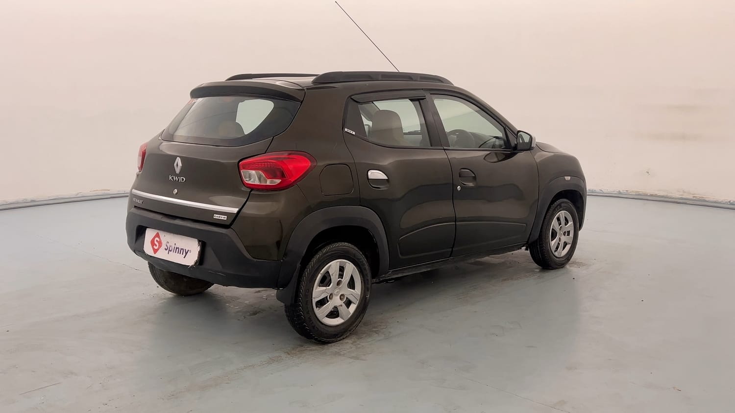 Used 2017 Renault Kwid 1.0 RXT AMT Opt Petrol Automatic exterior RIGHT REAR CORNER VIEW