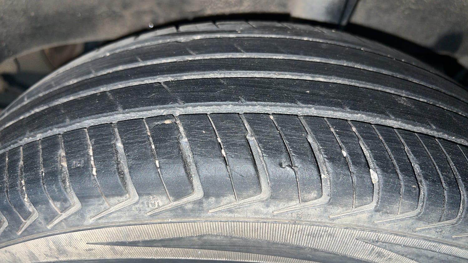 Used 2017 Renault Kwid RXT Live For More Edition 1.0 Petrol Manual tyres LEFT REAR TYRE TREAD VIEW