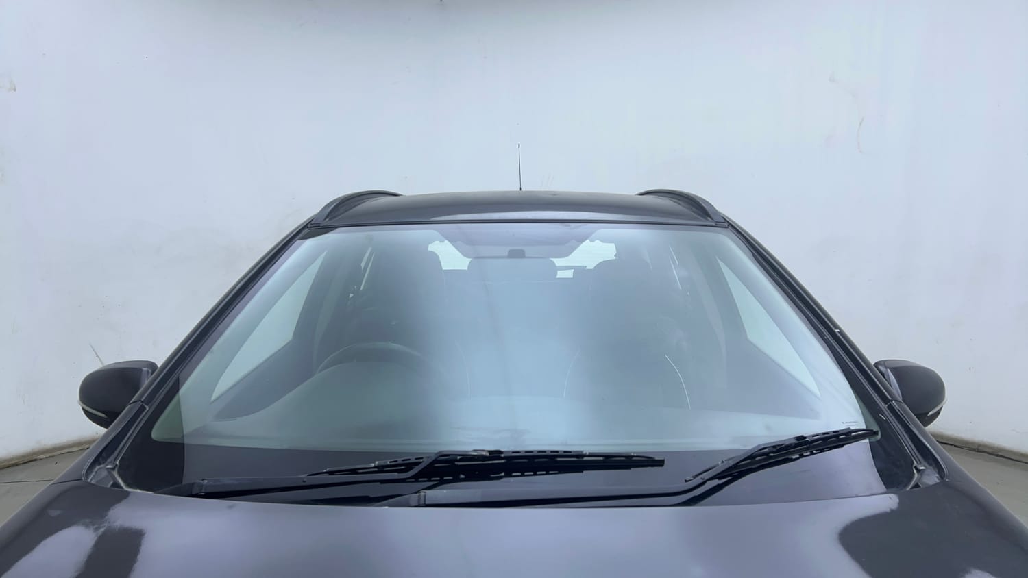 Used 2017 Maruti Suzuki S-Cross Zeta 1.3 Diesel Manual exterior FRONT WINDSHIELD VIEW