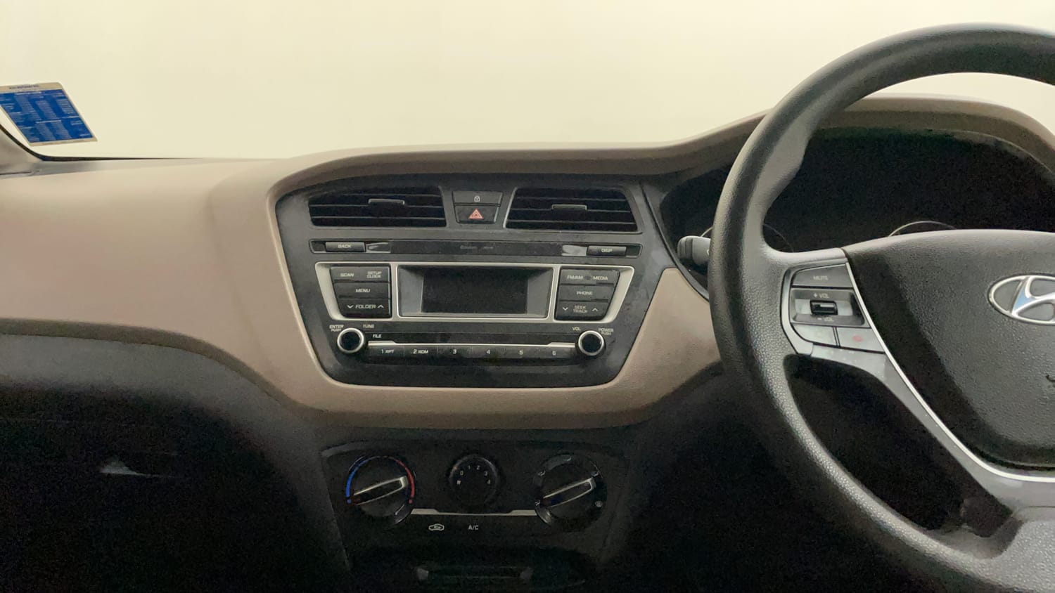 Used 2015 Hyundai Elite i20 Magna 1.2 Petrol Manual interior MUSIC SYSTEM & AC CONTROL VIEW