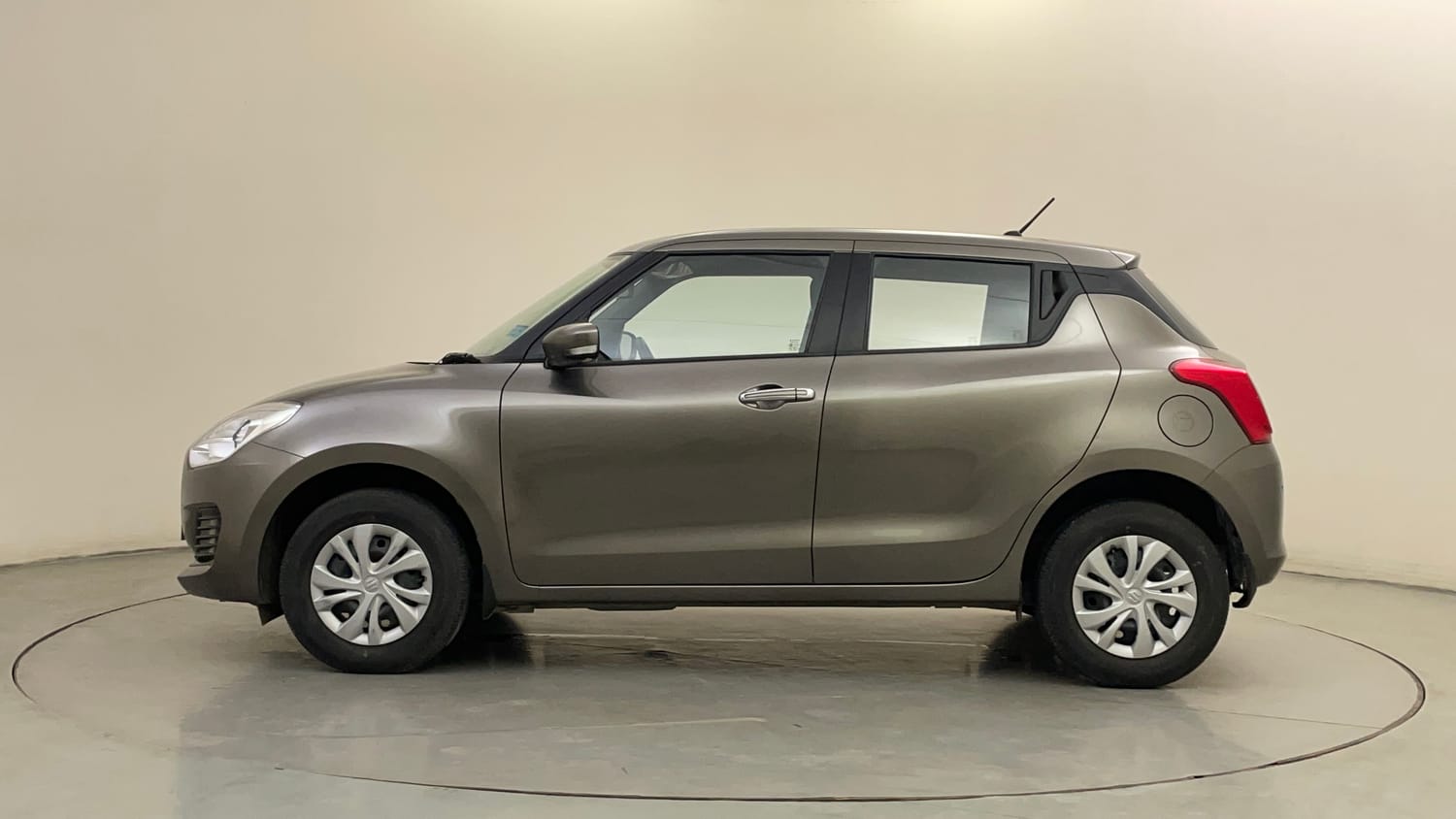 Used 2023 Maruti Suzuki Swift VXi Petrol Manual exterior LEFT SIDE VIEW