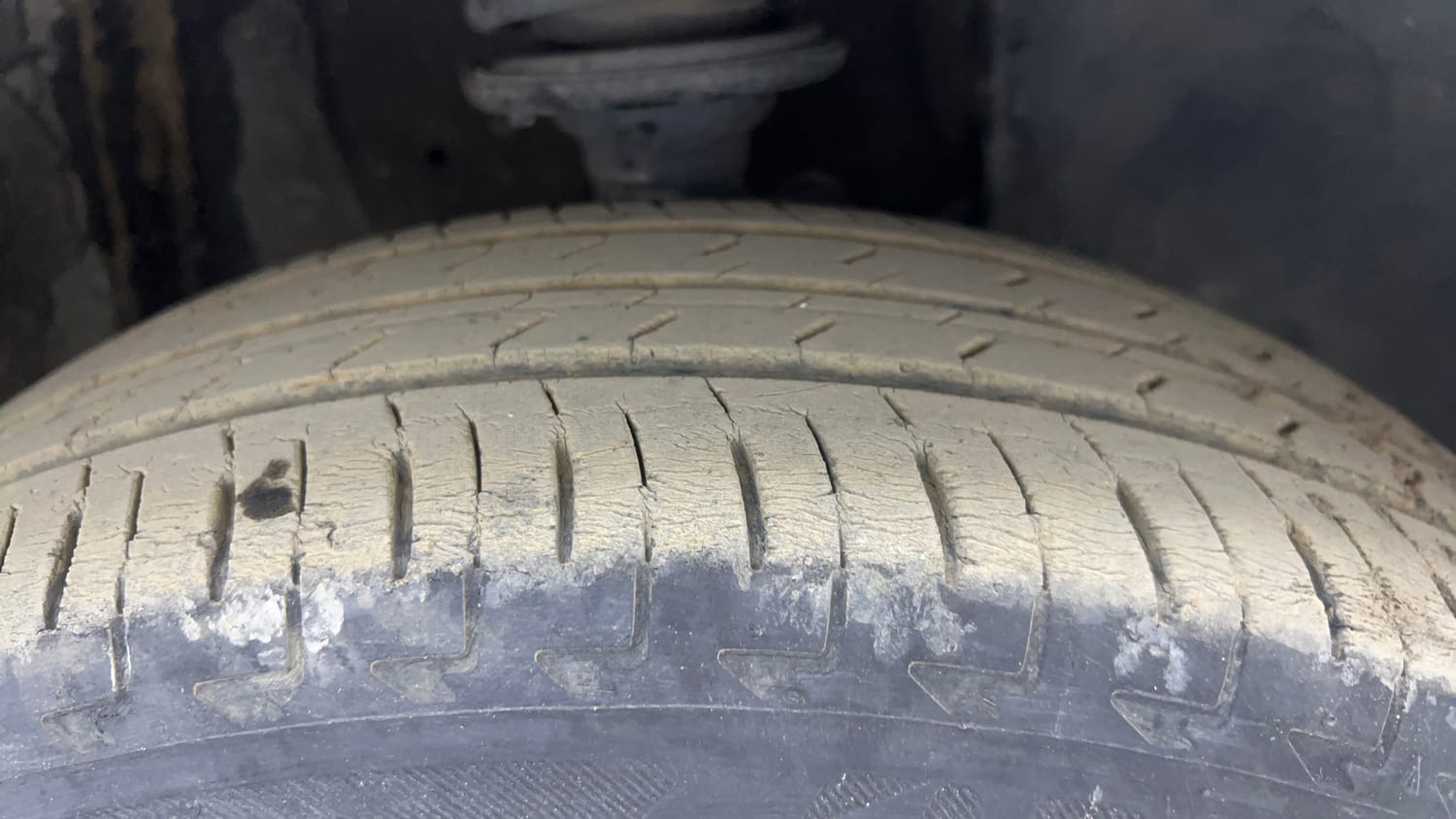 Used 2018 Maruti Suzuki Ignis Delta 1.2 MT Petrol Manual tyres RIGHT FRONT TYRE TREAD VIEW