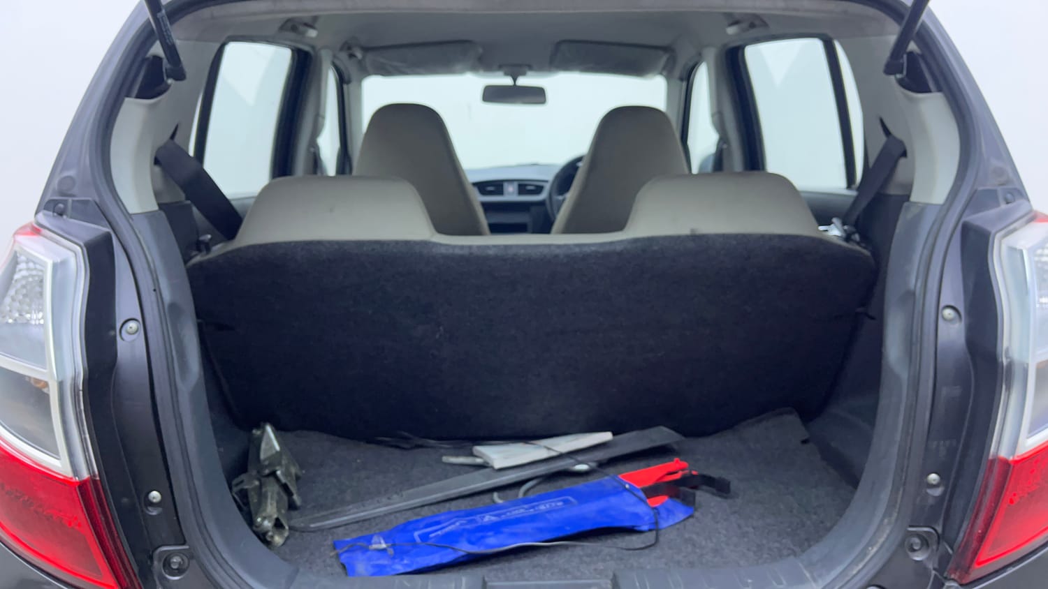 Used 2015 Maruti Suzuki Alto K10 LXi Petrol Manual interior DICKY INSIDE VIEW