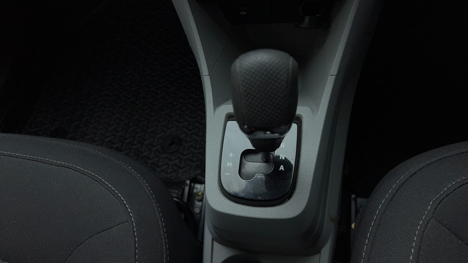 Used 2024 Tata Tiago XTA Petrol Automatic interior GEAR  KNOB VIEW