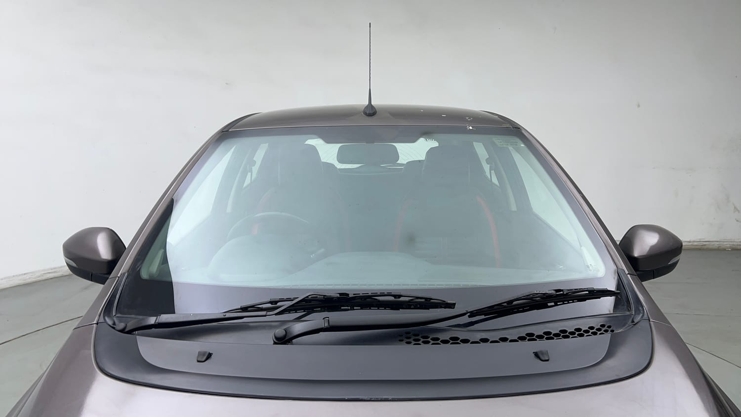Used 2018 Tata Tiago XZ CNG (Outside Fitted) Cng Manual exterior FRONT WINDSHIELD VIEW