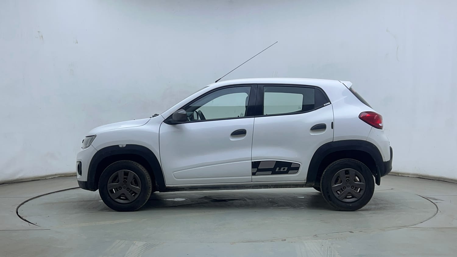 Used 2018 Renault Kwid 1.0 RXT AMT Opt Petrol Automatic exterior LEFT SIDE VIEW