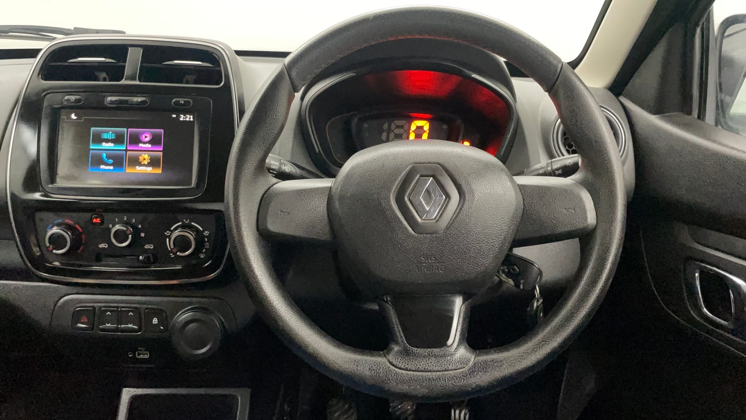 Used 2019 Renault Kwid RXT (O) 1.0 SCE Edition Petrol Manual interior STEERING VIEW