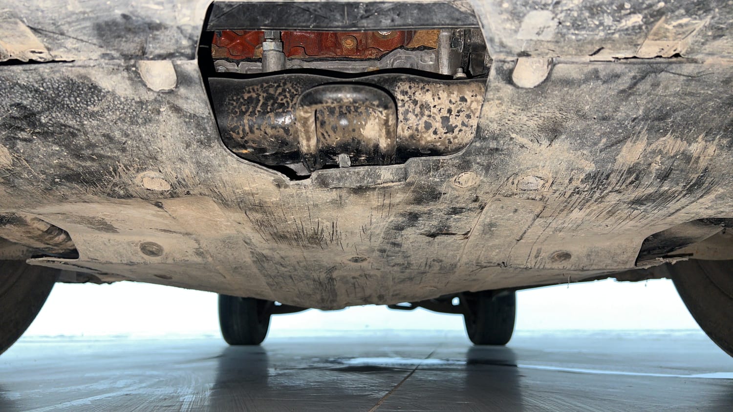 Used 2021 Mahindra XUV500 W7 Diesel Manual extra FRONT LEFT UNDERBODY VIEW