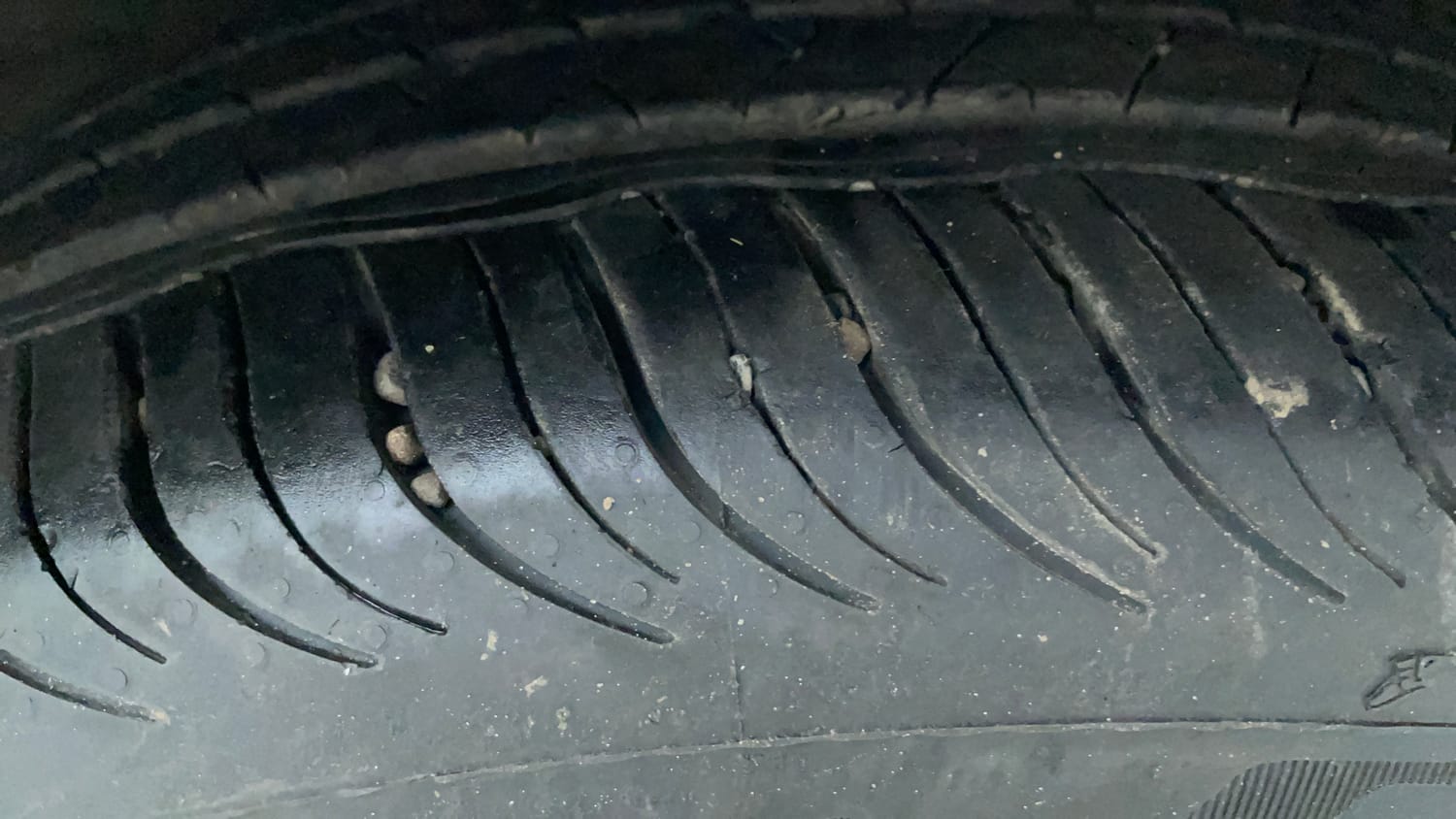 Used 2023 Hyundai Verna SX (O) 1.5 Turbo Petrol MT Petrol Manual tyres RIGHT FRONT TYRE TREAD VIEW