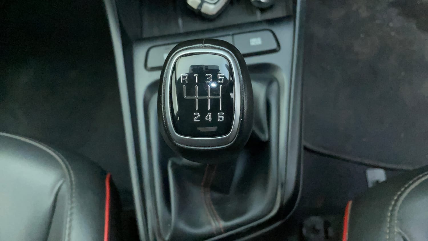 Used 2023 Hyundai Verna SX (O) 1.5 Turbo Petrol MT Petrol Manual interior GEAR  KNOB VIEW