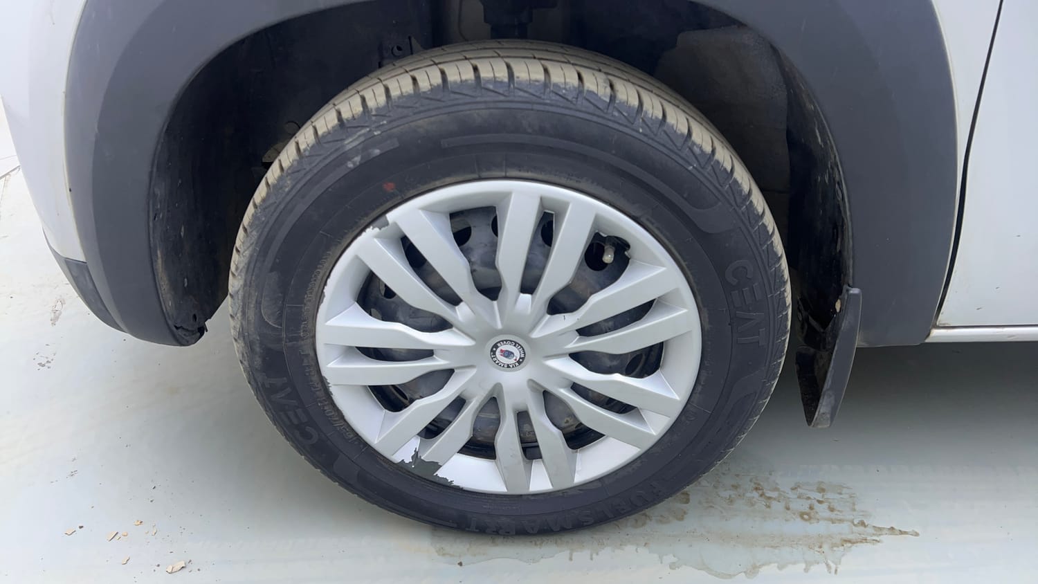 Used 2020 Renault Kwid 1.0 RXT AMT Opt Petrol Automatic tyres LEFT FRONT TYRE RIM VIEW