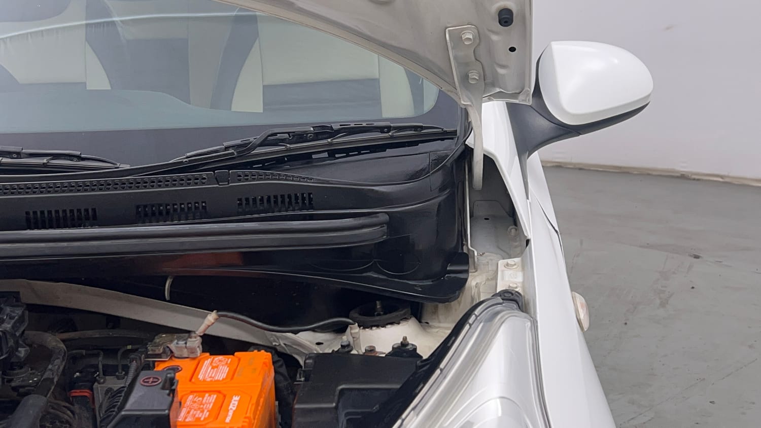 Used 2019 Hyundai Grand i10 Magna 1.2 Kappa VTVT Petrol Manual engine ENGINE LEFT SIDE HINGE & APRON VIEW