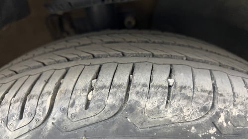 Used 2017 Volkswagen Ameo Highline1.2L (P) Petrol Manual tyres RIGHT FRONT TYRE TREAD VIEW