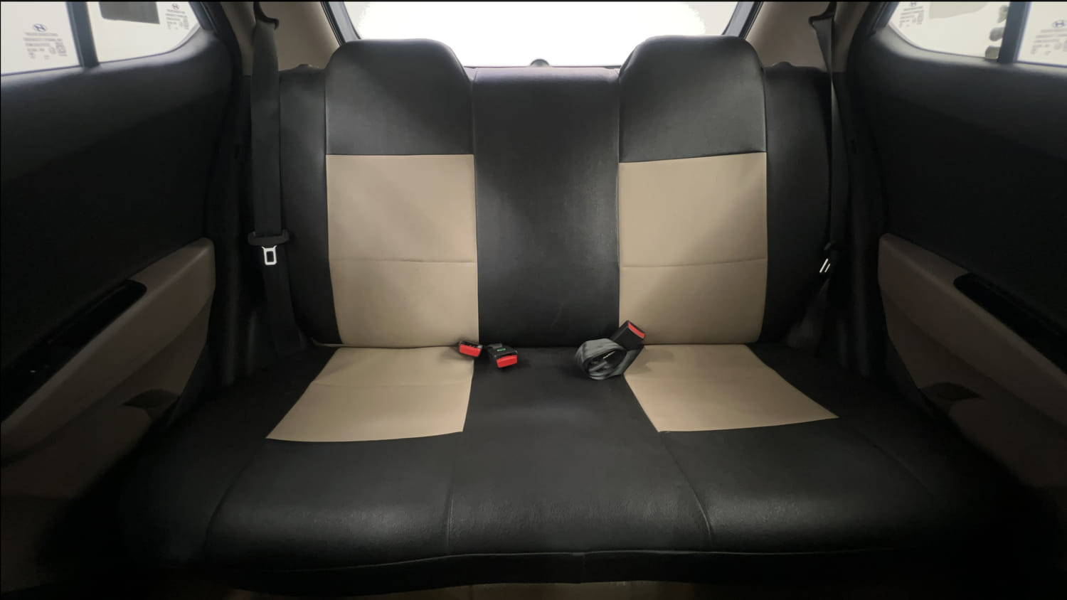 Used 2014 Hyundai Grand i10 Sportz 1.1 CRDi Diesel Manual interior REAR SEAT CONDITION VIEW