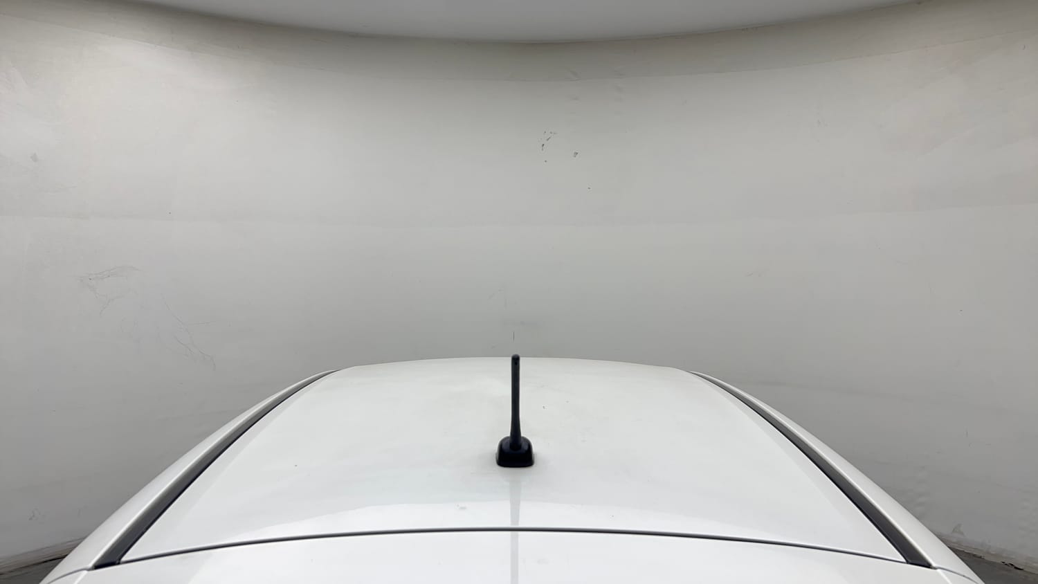 Used 2015 Maruti Suzuki Swift Lxi (O) Petrol Manual exterior EXTERIOR ROOF VIEW