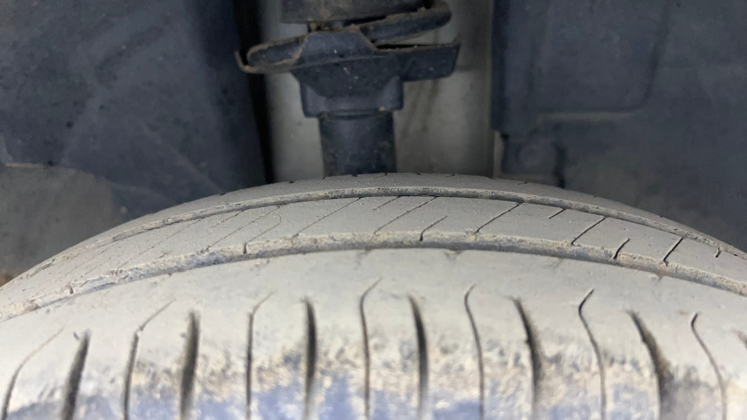 Used 2016 Renault Kwid RXT Petrol Manual tyres RIGHT FRONT TYRE TREAD VIEW
