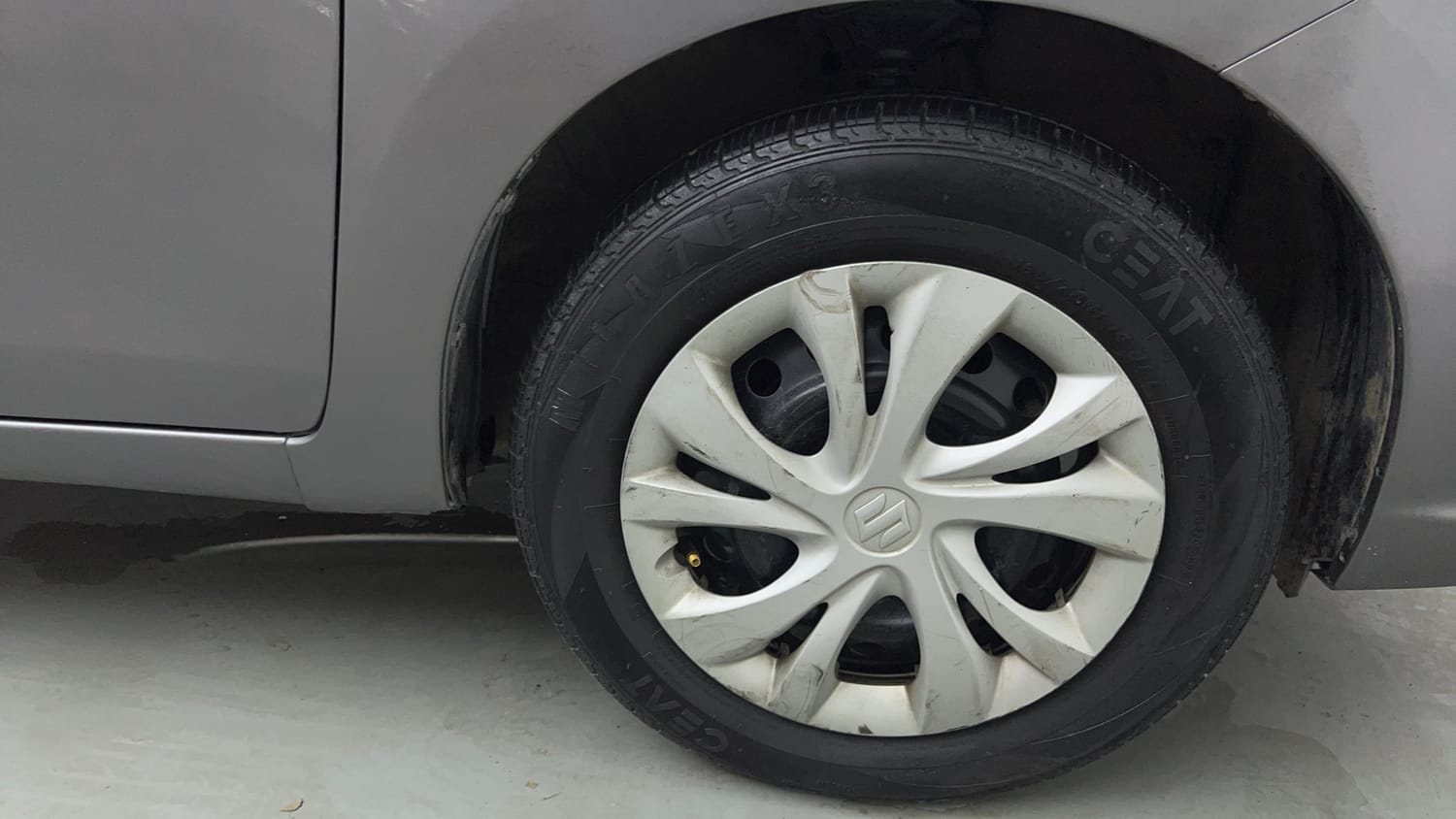 Used 2019 Maruti Suzuki Celerio VXi CNG Cng Manual tyres RIGHT FRONT TYRE RIM VIEW