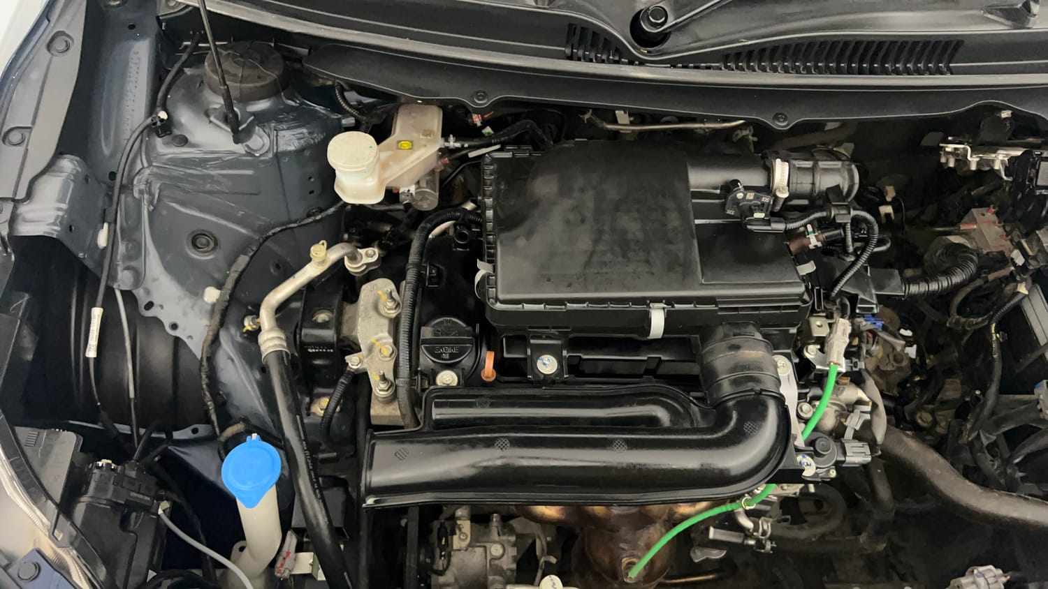 Used 2023 Maruti Suzuki Baleno Delta MT Petrol Manual engine ENGINE RIGHT SIDE VIEW