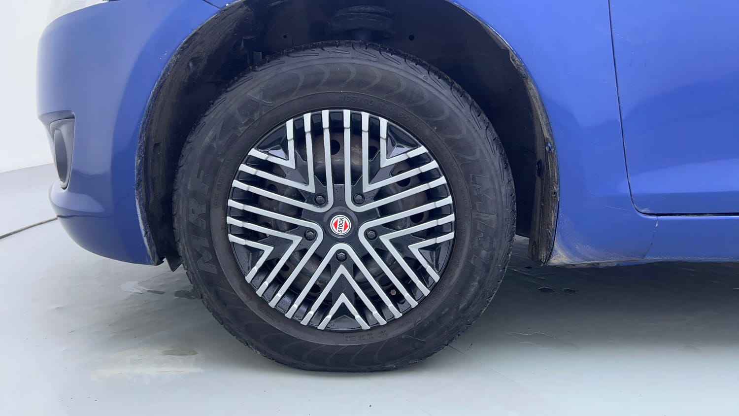 Used 2012 Maruti Suzuki Swift VXi Petrol Manual tyres LEFT FRONT TYRE RIM VIEW
