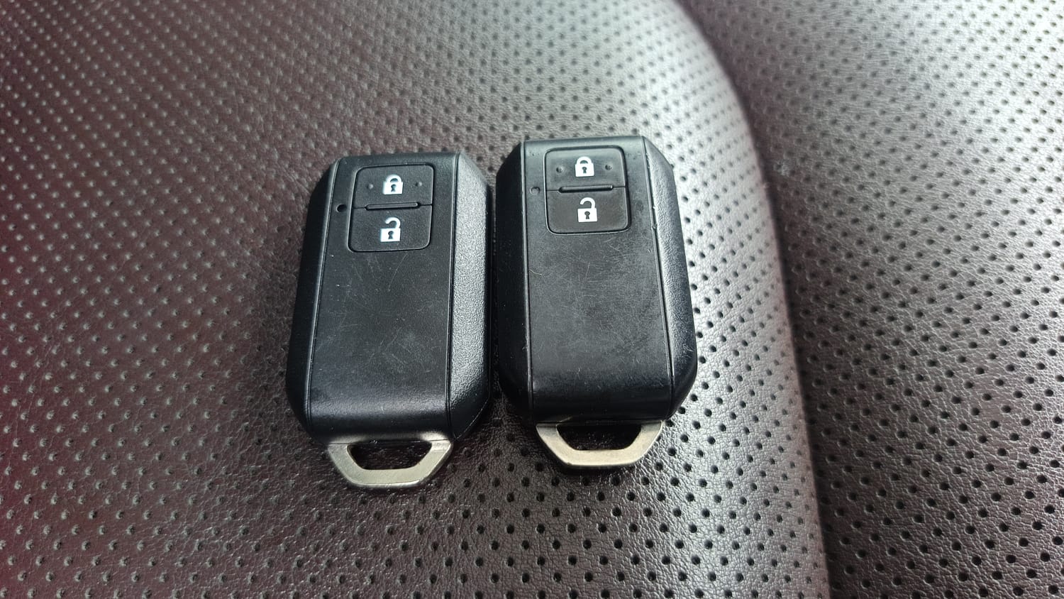 Used 2022 Maruti Suzuki Grand Vitara Alpha Smart Hybrid AT Petrol Automatic extra CAR KEY VIEW